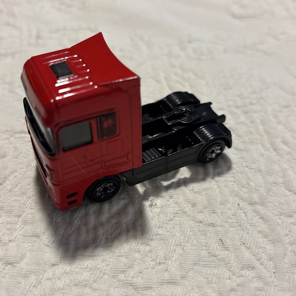 MATCHBOX (2005) DAF XF95 SPACE CAB TRUCK RED 1:86 104